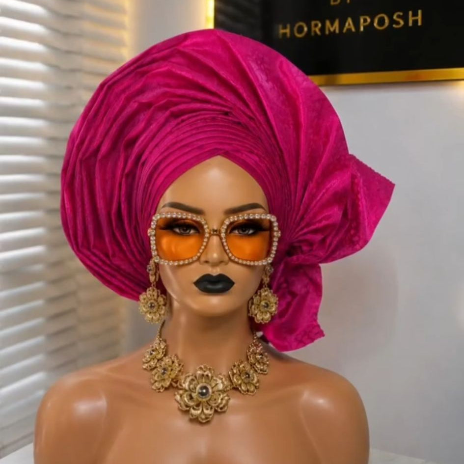 Deep Pink ascot gele